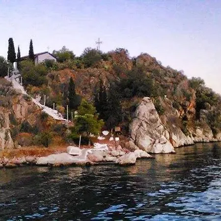 Arcadia Luxury Seaside Cuisine