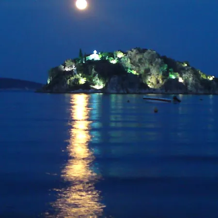 Arcadia Luxury Seaside Cuisine Resort *