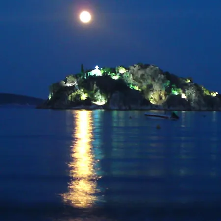 Arcadia Luxury Seaside Cuisine Tolón