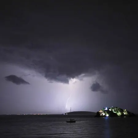 Arcadia Luxury Seaside Cuisine منتجع