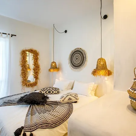 Arcadia Luxury Seaside Cuisine * تولو