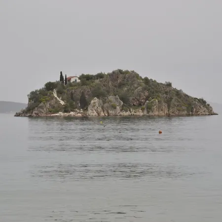 Arcadia Luxury Seaside Cuisine