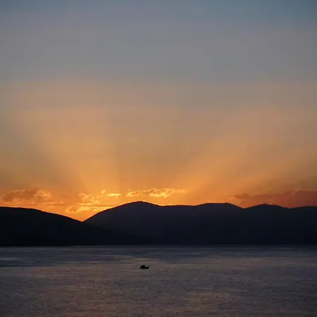 Arcadia Luxury Seaside Cuisine