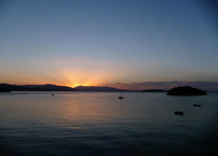 Arcadia Luxury Seaside Cuisine *