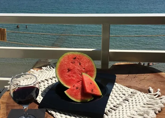 Arcadia Luxury Seaside Cuisine * Toló