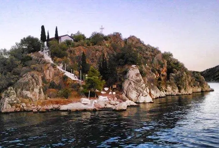 Arcadia Luxury Seaside Cuisine