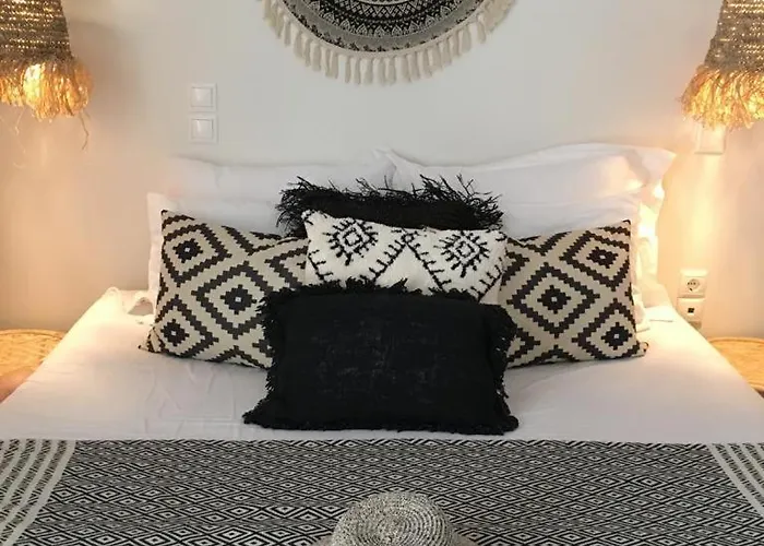 Arcadia Luxury Seaside Cuisine Toló